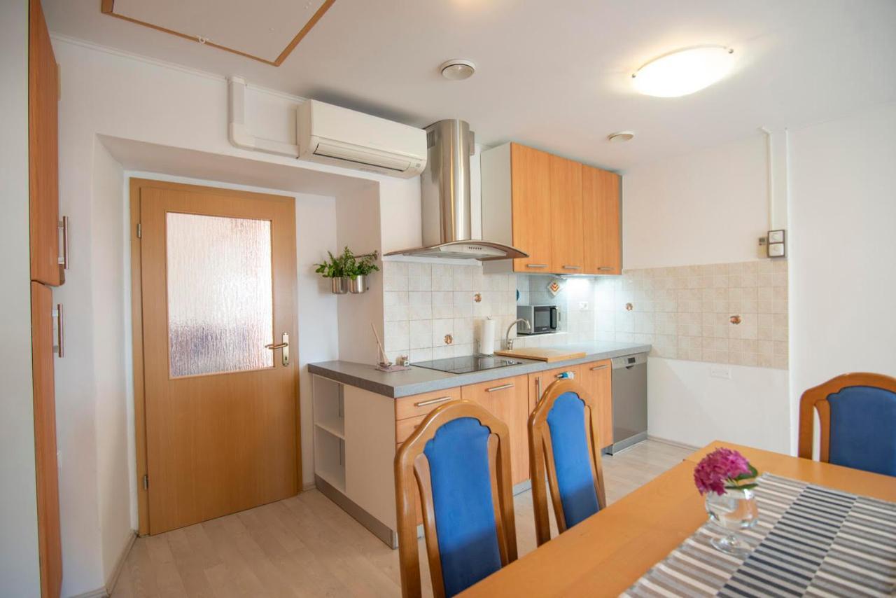 Apartma Bajc Appartement Ajdovščina Buitenkant foto